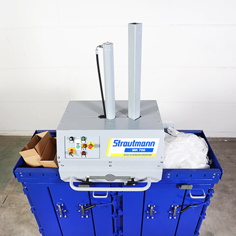 Compactador de resíduos Strautmann MK 700