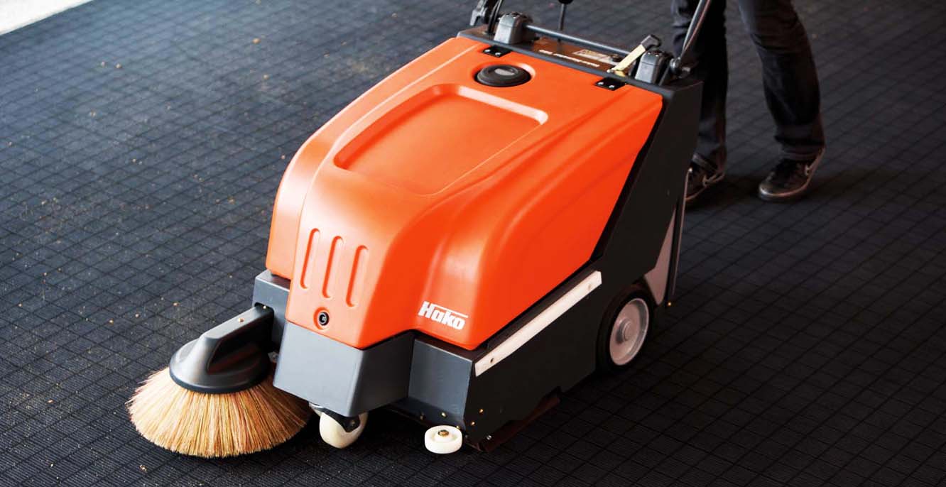 Varredora Hako Sweepmaster 650 para limpeza profissional